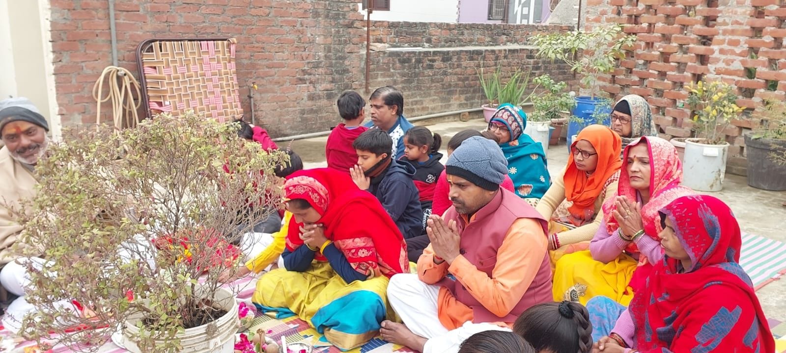 तुलसी पूजन कार्यक्रम में शामिल महिलाएं। स्रोत- आयोजक