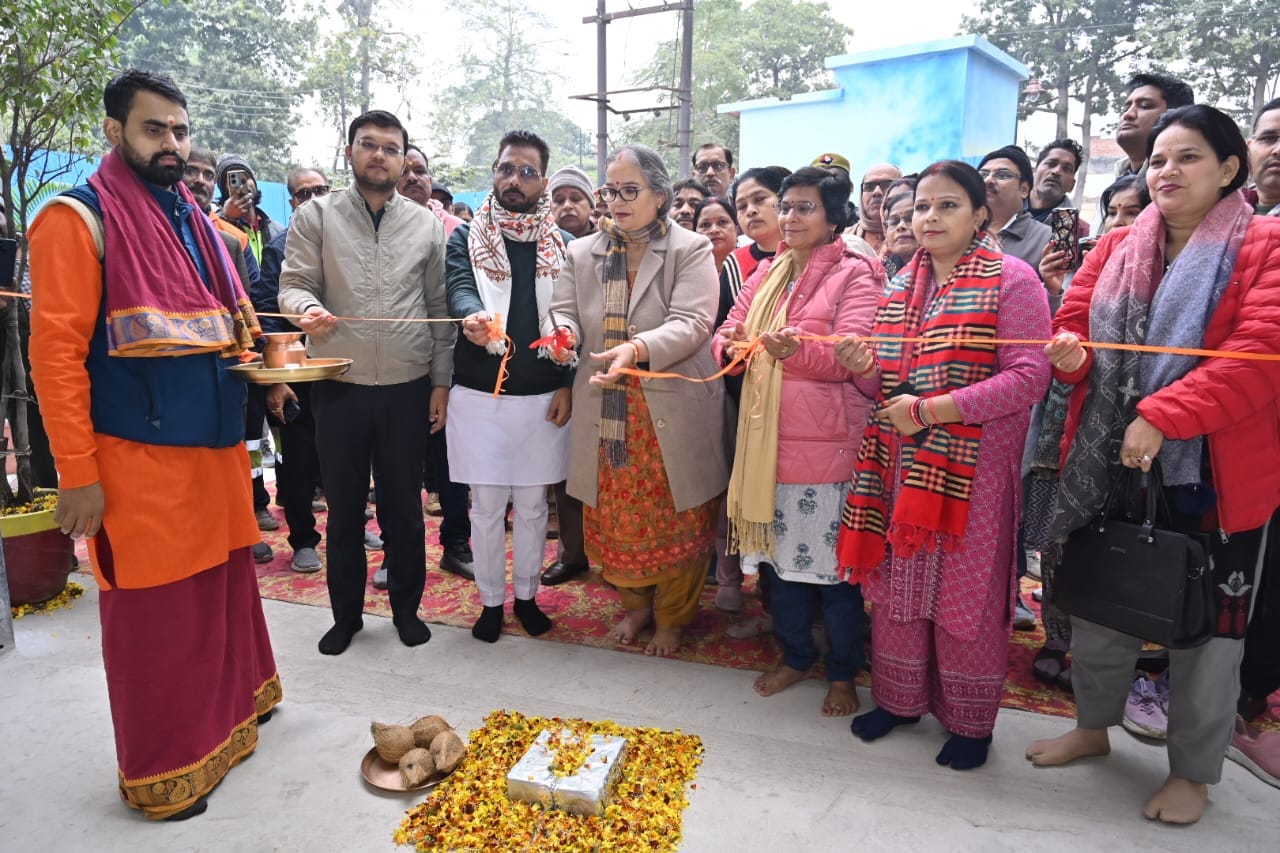 अलीगंज में पोर्टेबल कॉम्पैक्टर ट्रांसफर स्टेशन शुरू, सफाई बढ़ेगी अलीगंज में पोर्टेबल कॉम्पैक्टर ट्रांसफर स्टेशन शुरू, सफाई बढ़ेगी