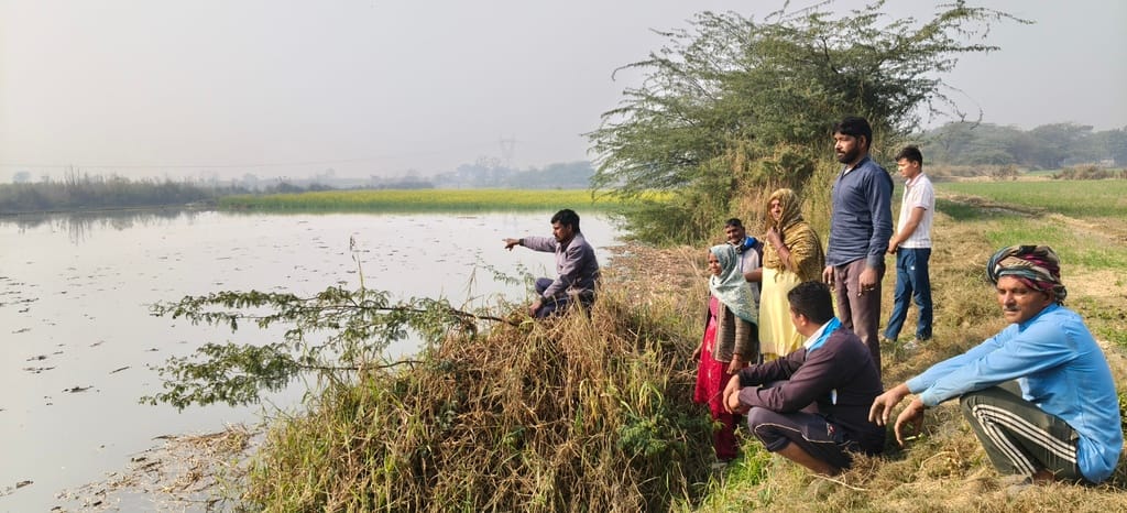 फसल डूबने वाली खबर के साथ: निक्की देवी फसल डूबने वाली खबर के साथ: निक्की देवी
