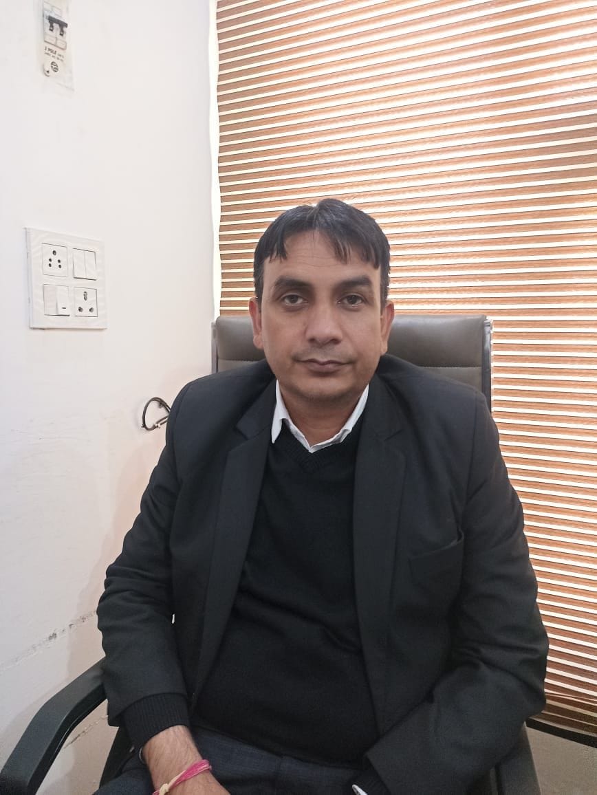 फोटो 24: अधिवक्ता वेदप्रकाश शर्मा।