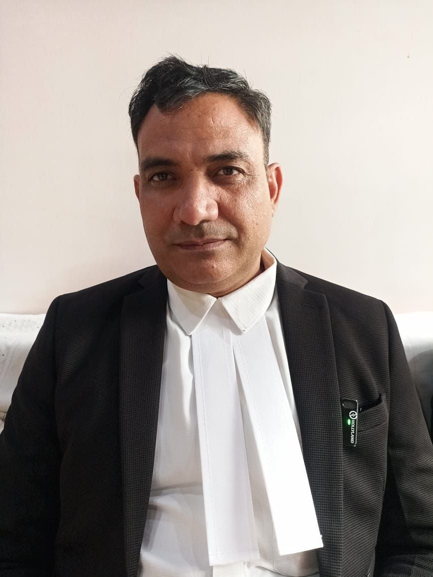 फोटो 24: अधिवक्ता वेदप्रकाश शर्मा।