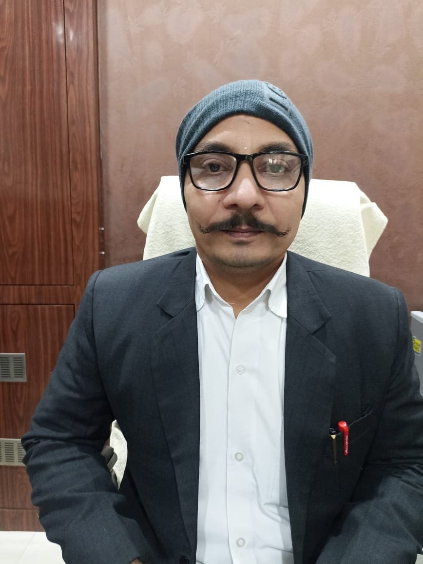 फोटो 24: अधिवक्ता वेदप्रकाश शर्मा।