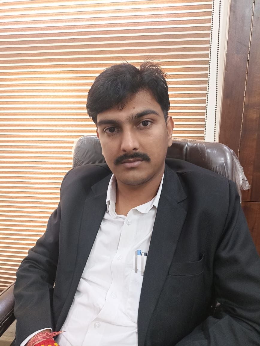 फोटो 24: अधिवक्ता वेदप्रकाश शर्मा।