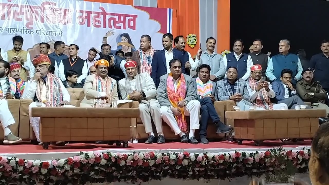 वीडियो: सांसद सांस्कृतिक महोत्सव में घूमर डांस के रिकॉर्ड की झलकियां और उपस्थित लोकसभा अध्यक्ष वीडियो: सांसद सांस्कृतिक महोत्सव में घूमर डांस के रिकॉर्ड की झलकियां और उपस्थित लोकसभा अध्यक्ष
