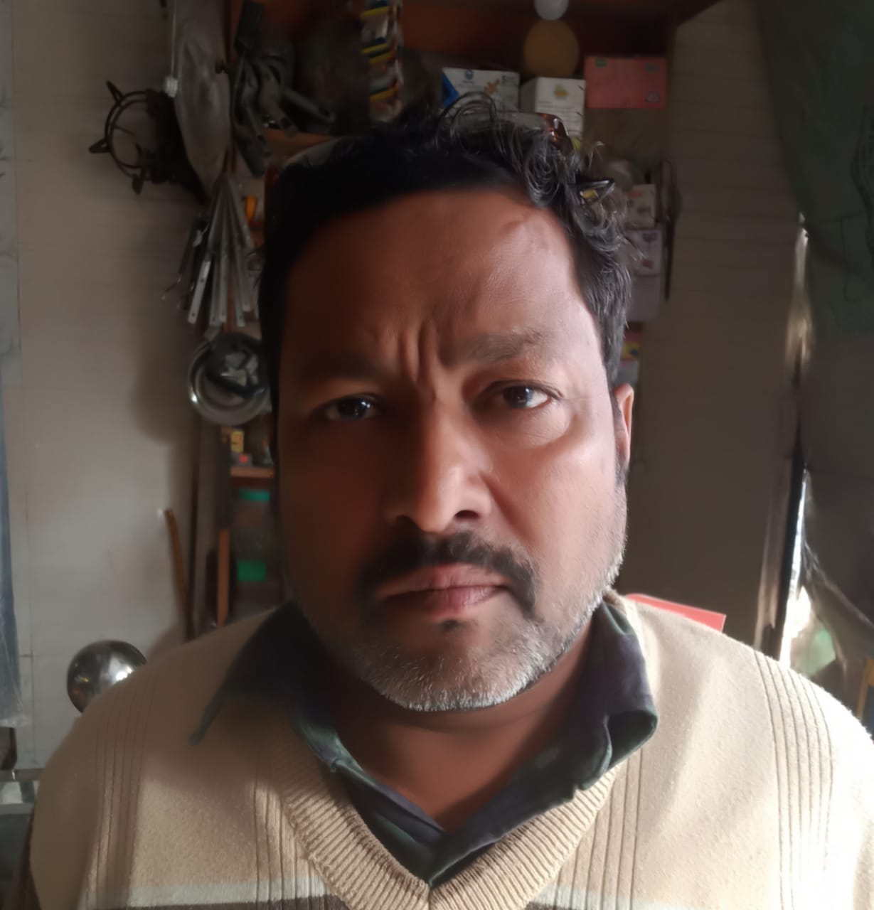 नागी एसटीडी के पास टूटी और उबड़ खाबड़ सड़क। संवाद नागी एसटीडी के पास टूटी और उबड़ खाबड़ सड़क। संवाद