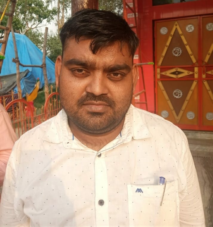 दियूरिया रेंज के जंगल से सटे खेत में खडी फसल