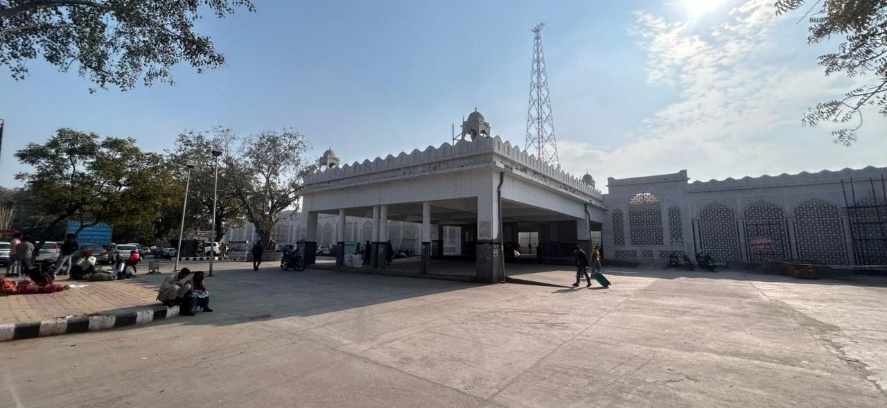 11...बलराम मीना, स्टेशन अधीक्षक।