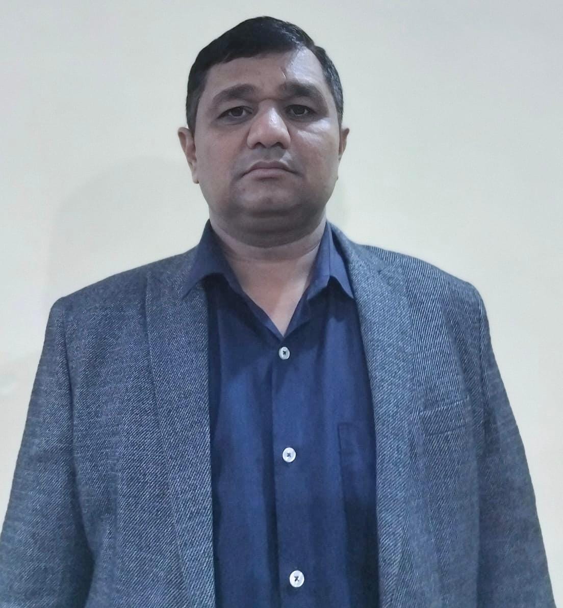 11...बलराम मीना, स्टेशन अधीक्षक।