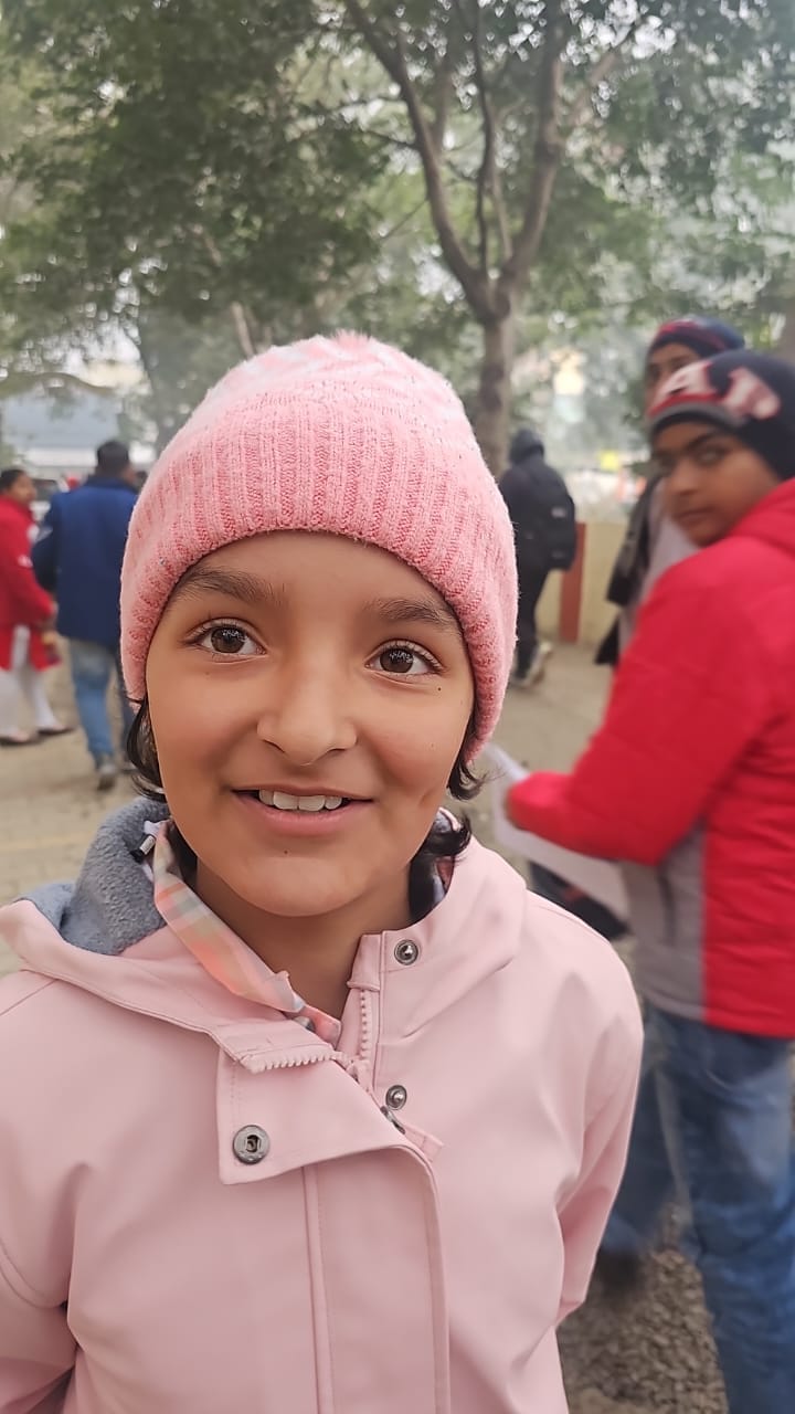सैनिक स्कूल की परीक्षा देने पहुंचे बिजनौर के अक्ष शर्मा।