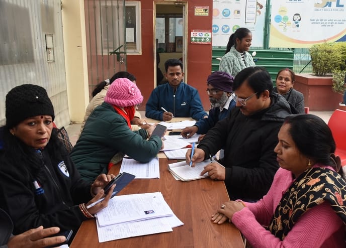 नेत्र शिविर में 50 लोगों का परीक्षण