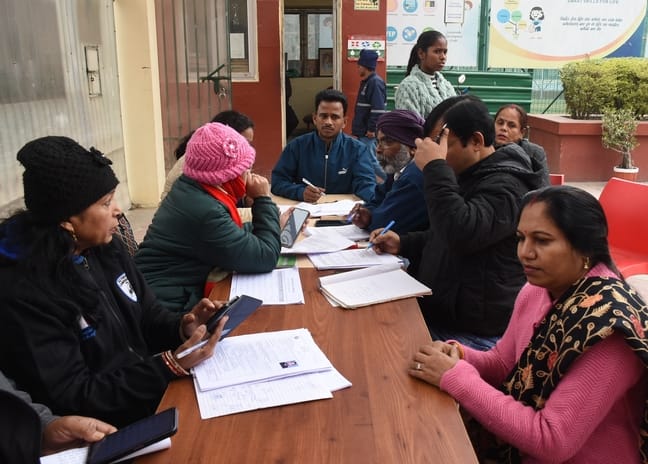 नेत्र शिविर में 50 लोगों का परीक्षण