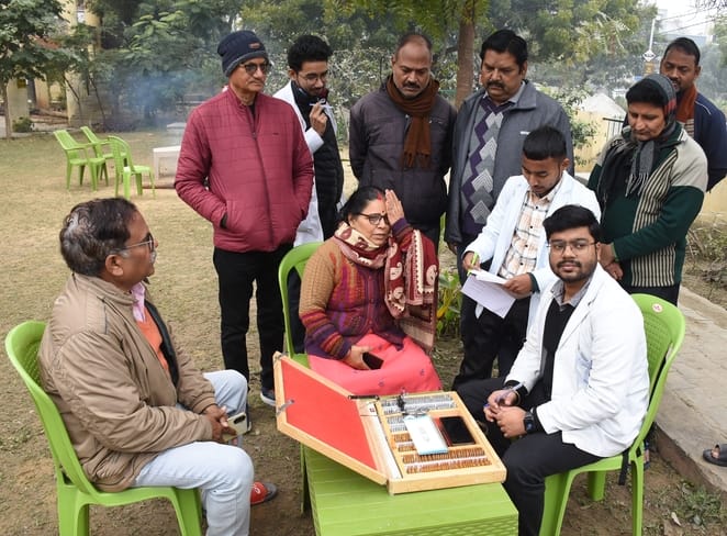 नेत्र शिविर में 50 लोगों का परीक्षण