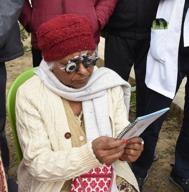 नेत्र शिविर में 50 लोगों का परीक्षण