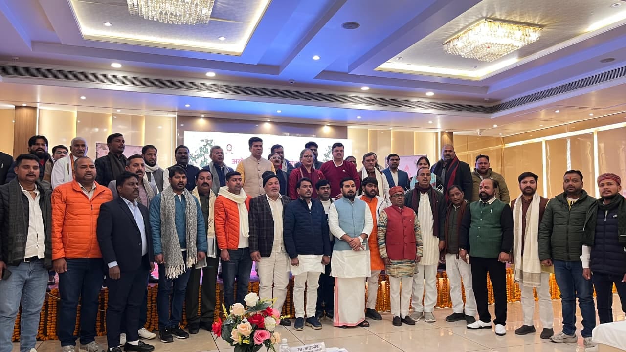 सम्मेलन को संबोधित करतीं महापौर सुषमा खर्कवाल। सम्मेलन को संबोधित करतीं महापौर सुषमा खर्कवाल।