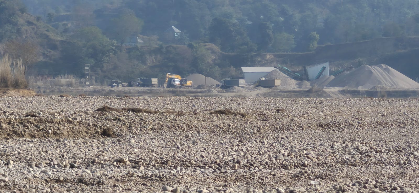 शुक्कर खड्ड में खनन