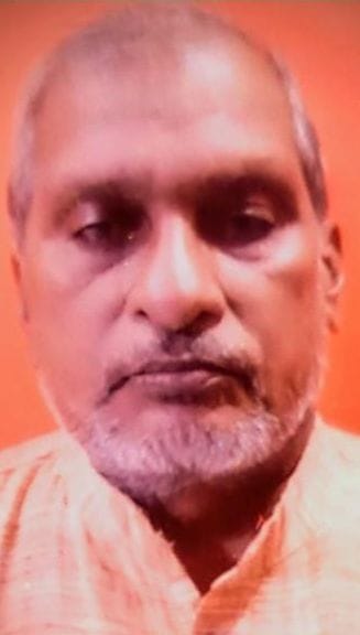 दिल्ली-लखनऊ हाईवे पर तिलहर स्थित ओवरब्रिज पर बंद लाइट। संवाद