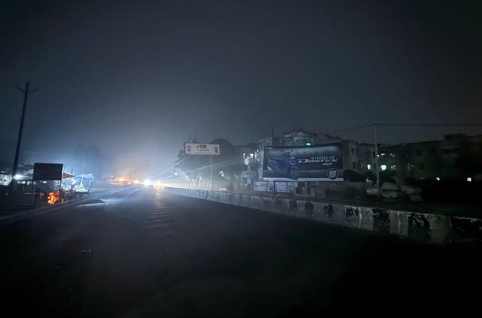 आंवला-बिसौली तिराहे से हाईवे पर नहीं लाईंटे। संवाद आंवला-बिसौली तिराहे से हाईवे पर नहीं लाईंटे। संवाद