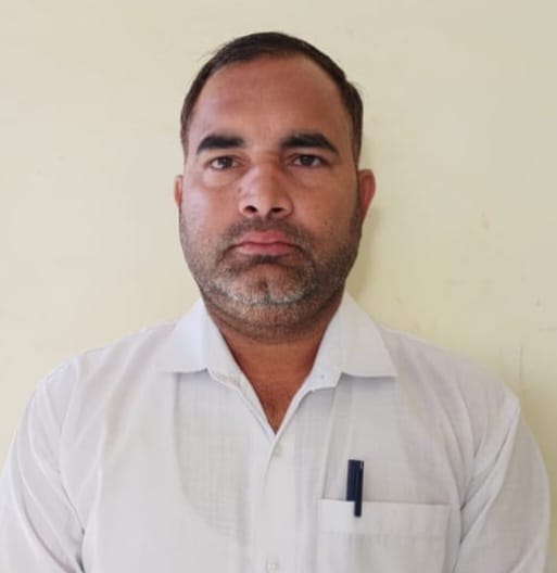 अंग्रेजी प्रवक्ता गुरदास सिंह।