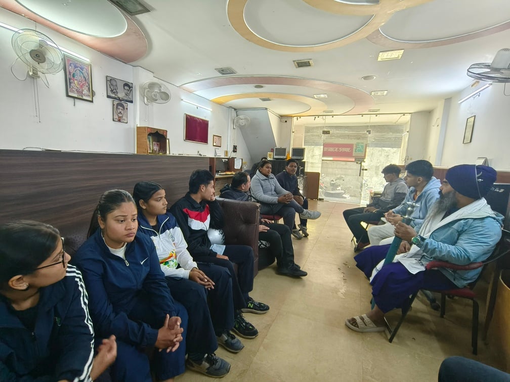 अमर उजाला कार्यालय में संवाद कार्यक्रम में अपनी राय रखते खिलाड़ी। संवाद अमर उजाला कार्यालय में संवाद कार्यक्रम में अपनी राय रखते खिलाड़ी। संवाद