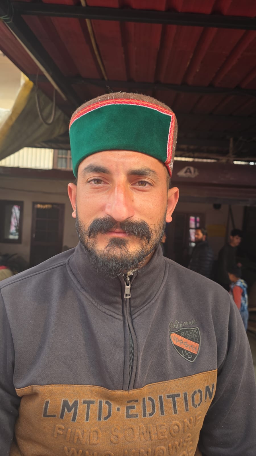 डडौर चौक में लगा जाम। संवाद