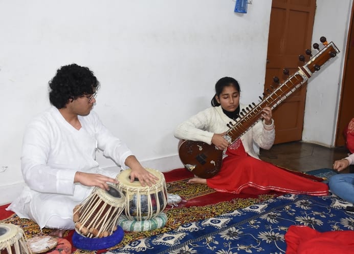  गोमतीनगर स्थित संगीत भवन में शास्त्रीय संगीत की साधना से पुराने वर्ष को विदाई और नए वर्ष का स्
