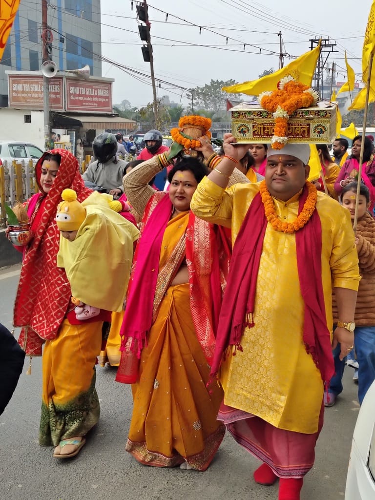 पटेल नगर अमर उजाला कार्यालय के समीप  श्रीमद् भागवत कथा के शुभारंभ अवसर पर निकाली गई कलश यात्रा 