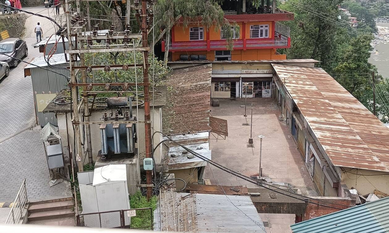 रामपुर में डकोलढ़ में इस जगह होगा सब्जी मंडी का निर्माण। संवाद रामपुर में डकोलढ़ में इस जगह होगा सब्जी मंडी का निर्माण। संवाद