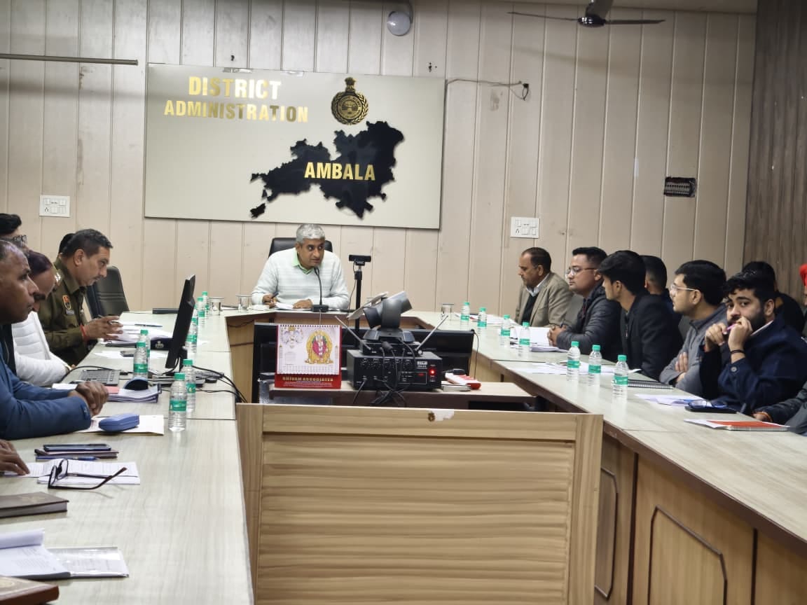 एनआईसी सभागार में सड़क सुरक्षा की बैठक लेते आरटीए सचिव सुशील कुमार। विभाग एनआईसी सभागार में सड़क सुरक्षा की बैठक लेते आरटीए सचिव सुशील कुमार। विभाग