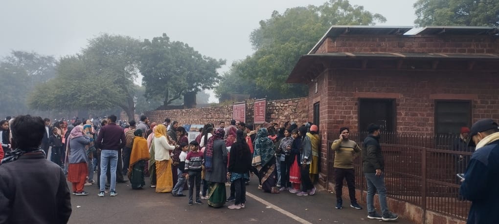 नव वर्ष पर सीकरी स्मारकों में उमड़ा सैलाब फोटो संवाद