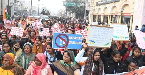 पूर्व केंद्रीय मंत्री कौशल किशोर की अगुवाई में बुधवार को नशे के खिलाफ पदयात्रा निकाली गई। पूर्व केंद्रीय मंत्री कौशल किशोर की अगुवाई में बुधवार को नशे के खिलाफ पदयात्रा निकाली गई।