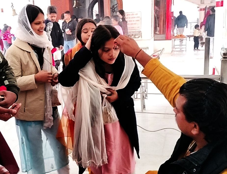 शाहजहांपुर में शहीद उद्यान में नव वर्ष पर धूप खिलने पर मस्ती करते बच्चे। संवाद शाहजहांपुर में शहीद उद्यान में नव वर्ष पर धूप खिलने पर मस्ती करते बच्चे। संवाद