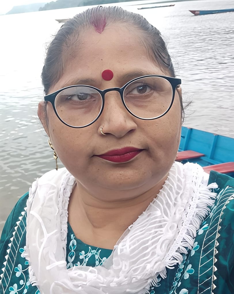 दुकान पर सजे ग्रीटिंग कार्ड। संवाद दुकान पर सजे ग्रीटिंग कार्ड। संवाद