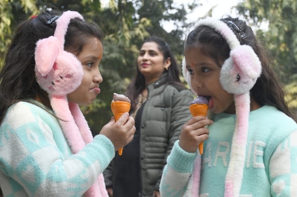 आस्था से सजी नववर्ष की सुबह आस्था से सजी नववर्ष की सुबह