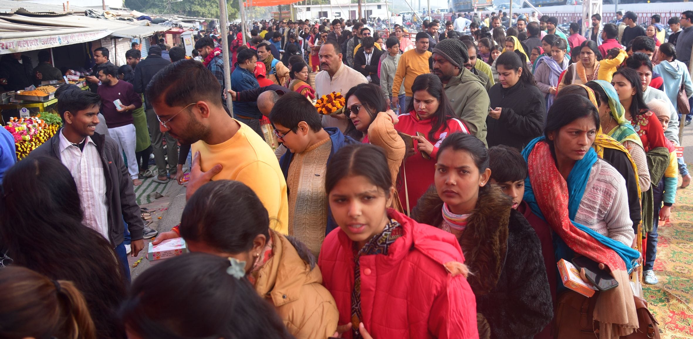 आस्था से सजी नववर्ष की सुबह आस्था से सजी नववर्ष की सुबह
