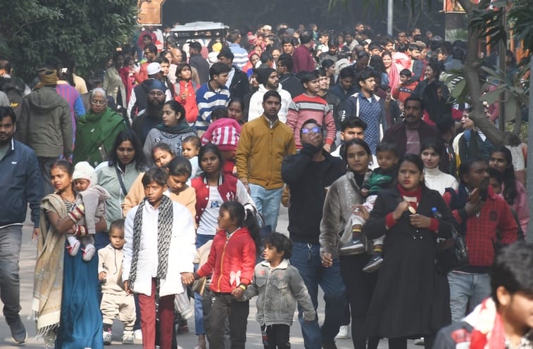 आस्था से सजी नववर्ष की सुबह आस्था से सजी नववर्ष की सुबह