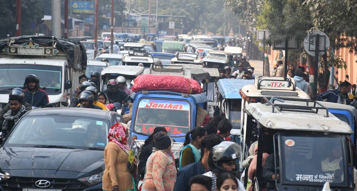 आस्था से सजी नववर्ष की सुबह आस्था से सजी नववर्ष की सुबह
