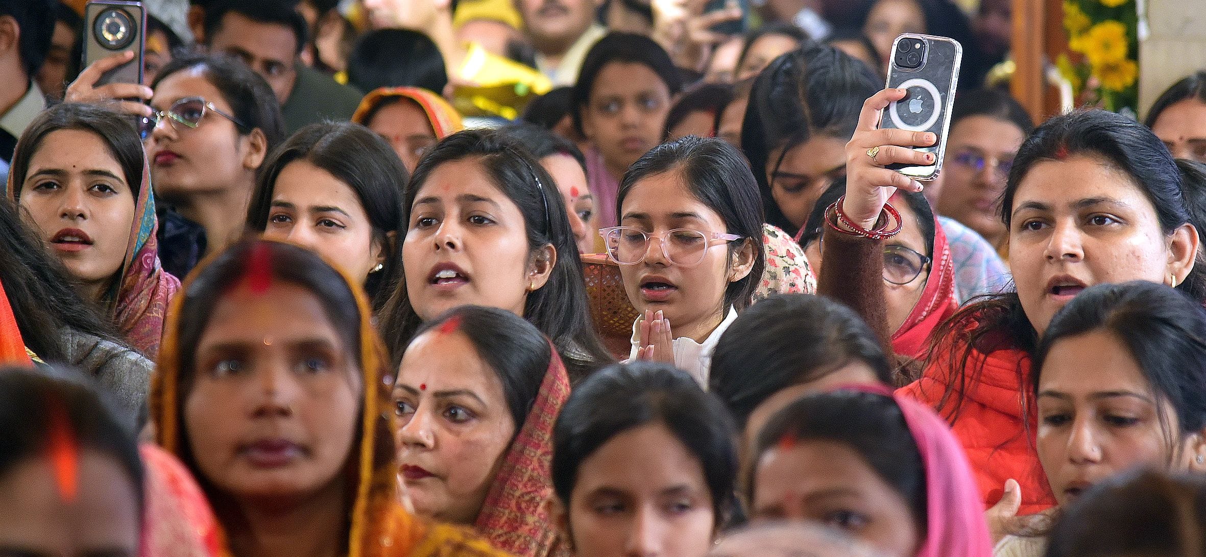 आस्था से सजी नववर्ष की सुबह आस्था से सजी नववर्ष की सुबह