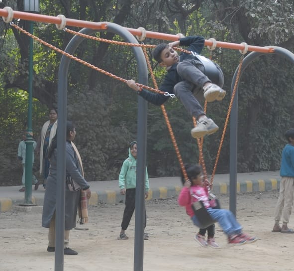 आस्था से सजी नववर्ष की सुबह आस्था से सजी नववर्ष की सुबह