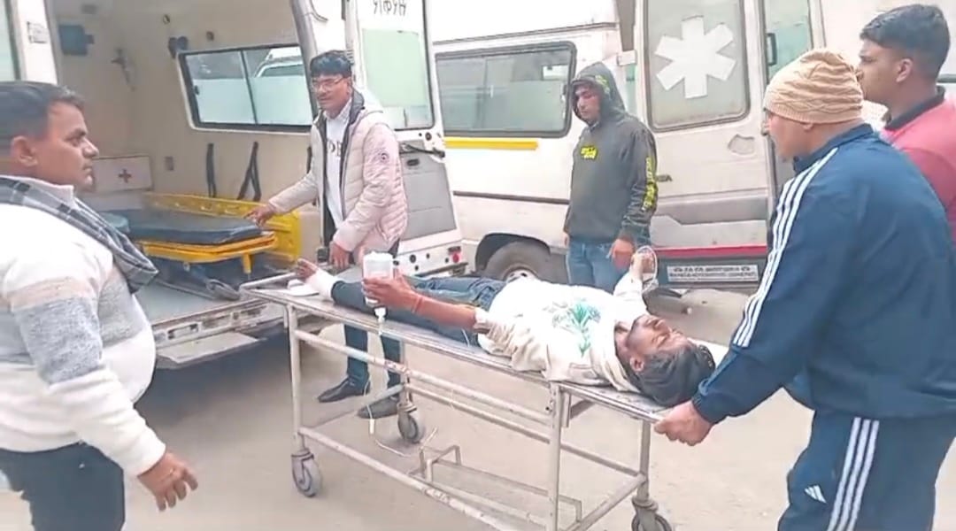 फोटो :26: सोनीपत के मुरथल क्षेत्र में हत्यारोपियों से हुई मुठभेड़ के बाद घटनास्थल पर पुलिसकर्मिय फोटो :26: सोनीपत के मुरथल क्षेत्र में हत्यारोपियों से हुई मुठभेड़ के बाद घटनास्थल पर पुलिसकर्मिय