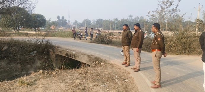 गुडंबा के पारा गांव में नहर पर बनी संकरी पुलिया पर नहीं है रेलिंग व घटनास्थल से कुछ दूरी पर स