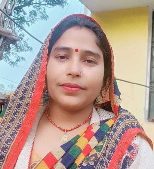 इस तरह मशरूम उत्पादन करती हैं मीरा देवी। स्रोत : स्वंय इस तरह मशरूम उत्पादन करती हैं मीरा देवी। स्रोत : स्वंय