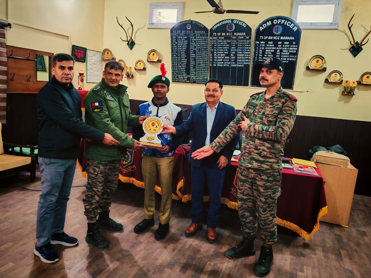 प्रदेश में प्रथम स्थान प्राप्त करने पर ए एस इंटर कालेज में आयोजित सम्मान समारोह में उपस्थित काल