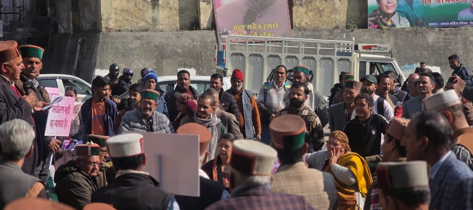 रोहडू में एसडीएम को ज्ञापन सौंपते सतानत संस्कृति संस्कार संस्थान एवं सवर्ण समाज के कार्यकर्ता। रोहडू में एसडीएम को ज्ञापन सौंपते सतानत संस्कृति संस्कार संस्थान एवं सवर्ण समाज के कार्यकर्ता।