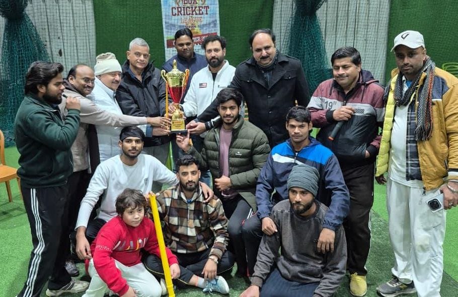 शाहजहांपुर में जीएफ कॉलेज के मैदान में शॉट खेलते जयवीर। स्रोत: आयोजक