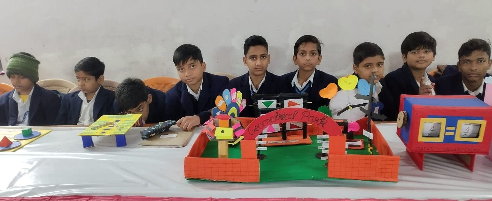 महान गणितज्ञ श्रीनिवास रामानुजन की जयंती पर सरस्वती विद्या मंदिर वरिष्ठ माध्यमिक विद्यालय में ग