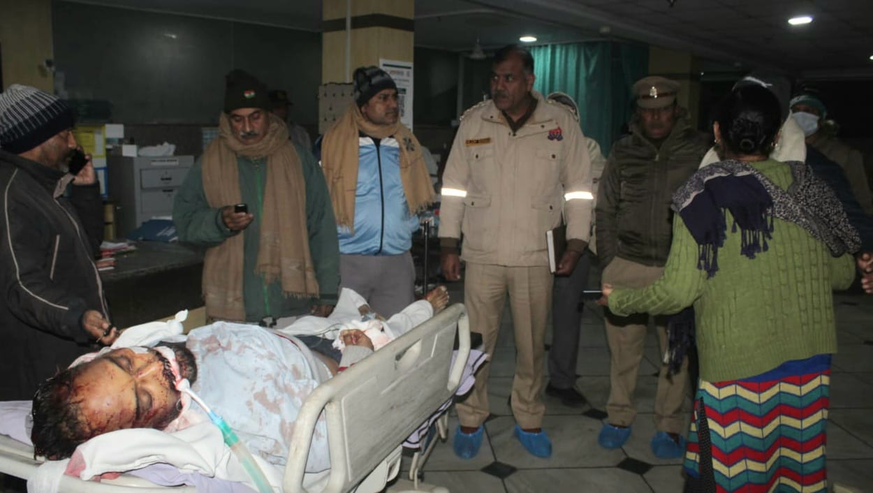 मेरठ..कंवलजीत..लोकप्रिय अस्पताल में दो मंजिल की बिल्डिंग के बाथरूम का शीशा तोड़कर मरीज ने कूदकर 