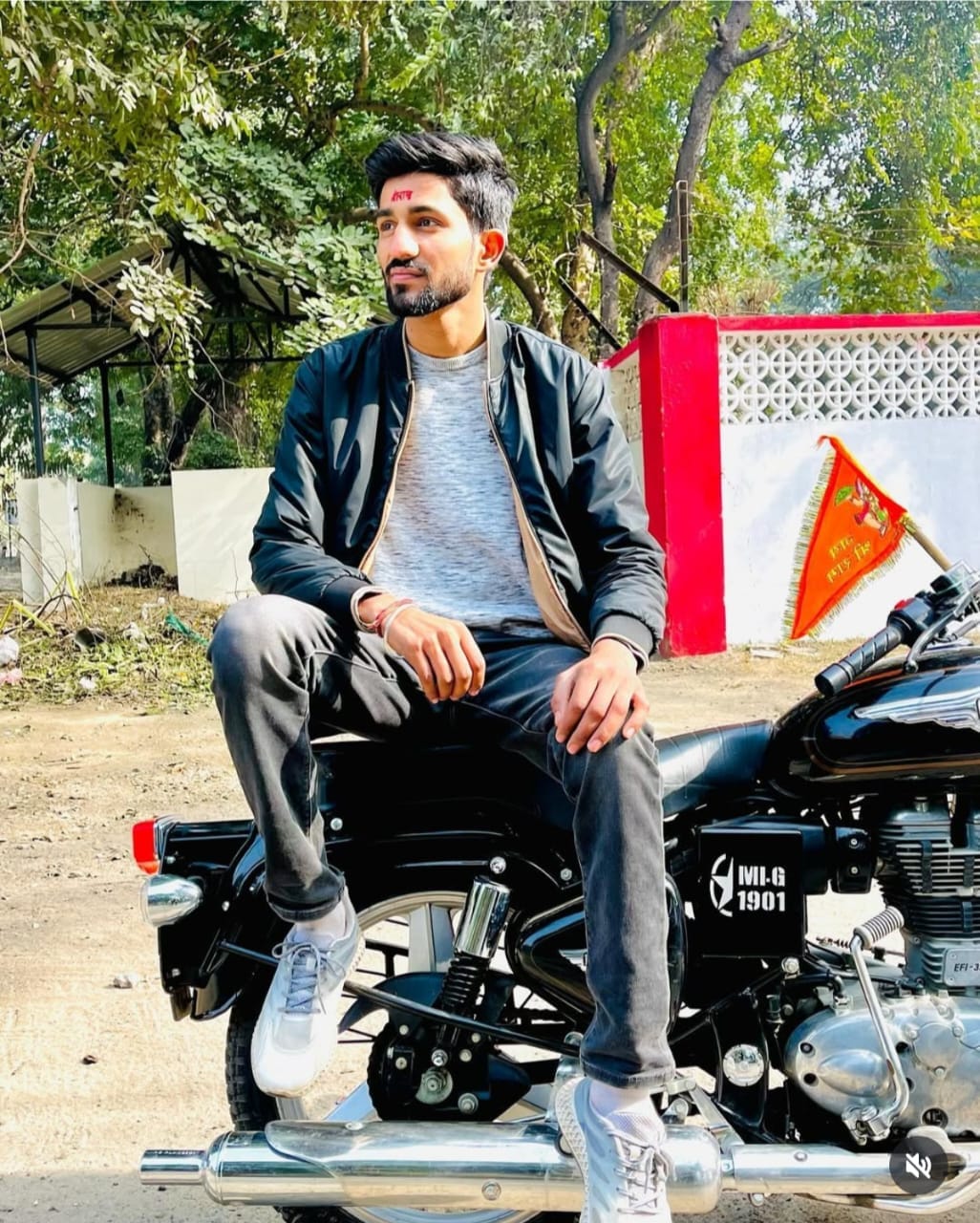आयुष की फाइल फोटो आयुष की फाइल फोटो