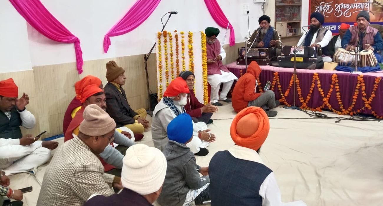 फोटो 03 एमएएचपी 03 परिचय-प्रकाशोत्सव पर्व पर निकली शोभायात्रा में शामिल पंचप्यारे। संवाद फोटो 03 एमएएचपी 03 परिचय-प्रकाशोत्सव पर्व पर निकली शोभायात्रा में शामिल पंचप्यारे। संवाद