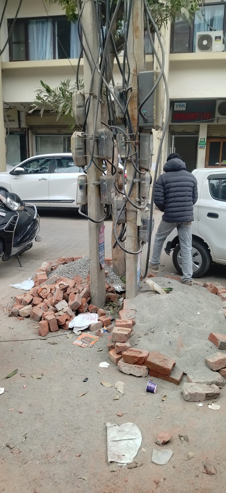 कुरुक्षेत्र। सेक्टर 17 आरडब्ल्यूए के पूर्व प्रधान राजेश्वर गोयल चर्चा करते हुए। संवाद