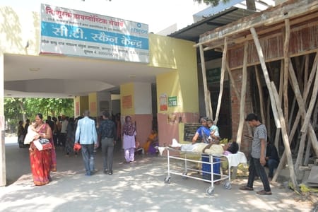 लोकबंधु अस्पताल।